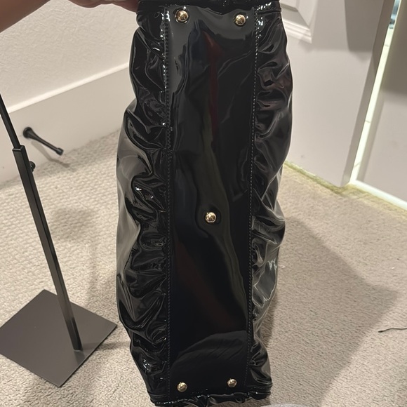 Gucci Black Patent Leather Tote Bag - Picture 6 of 10